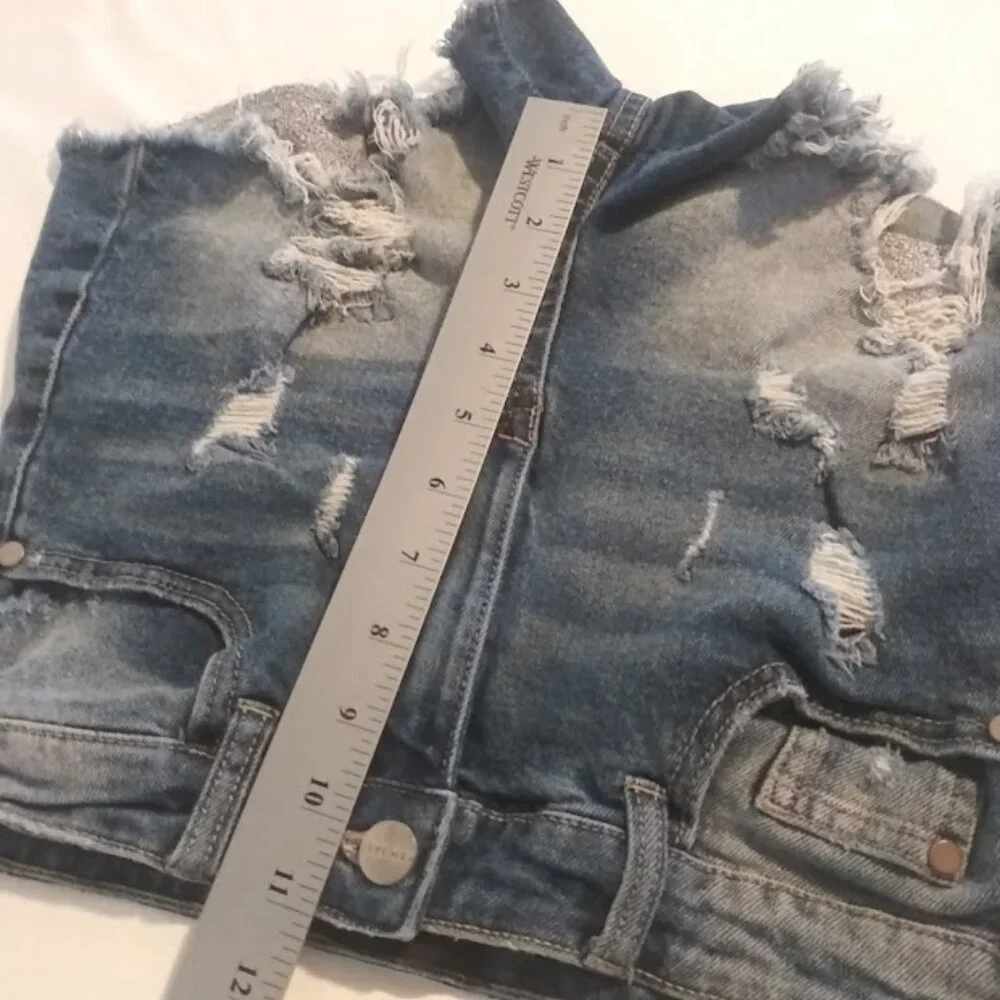 Kendall & Kyle women's junior's size 5/27 distressed high rise shorts